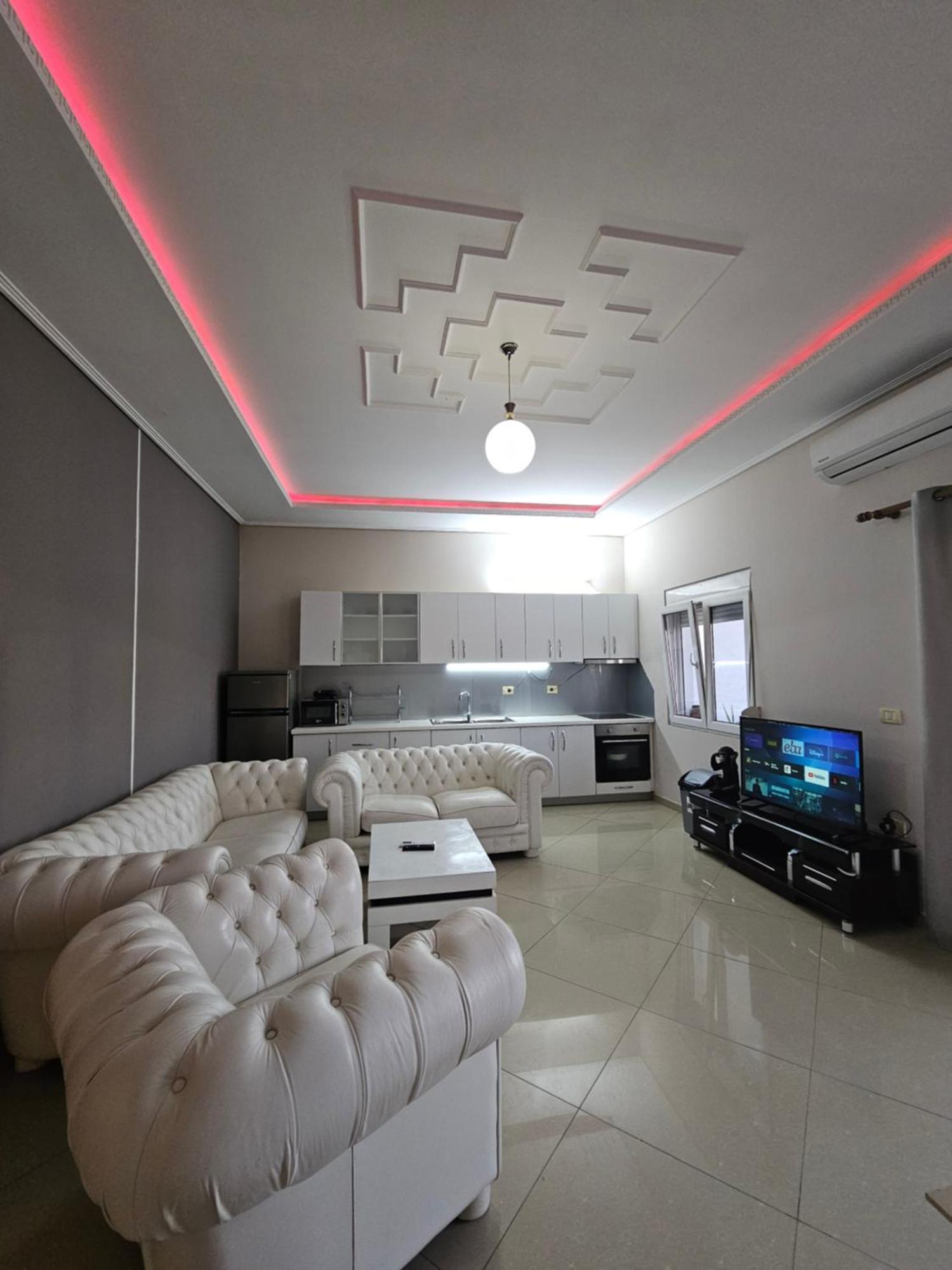 Aura Tirana